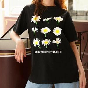 Daisy Graphic Tee